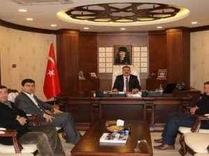 Seyehat acenteleri yetkililerinden Vali Akbıyık'a ziyaret etti
