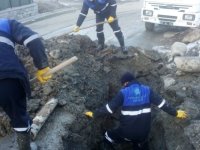 Hakkari’de dondurucu soğuklar su hatlarını vuruyor